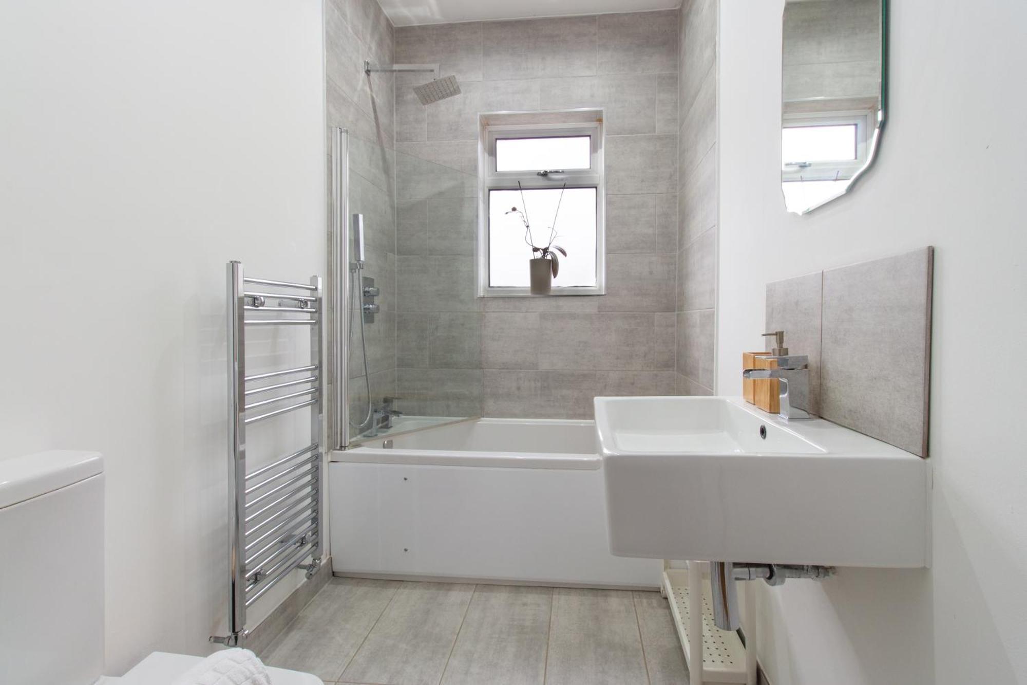Spacious 4Br House, 2 En Suites With Garden & On-Site Parking Maidstone Zewnętrze zdjęcie